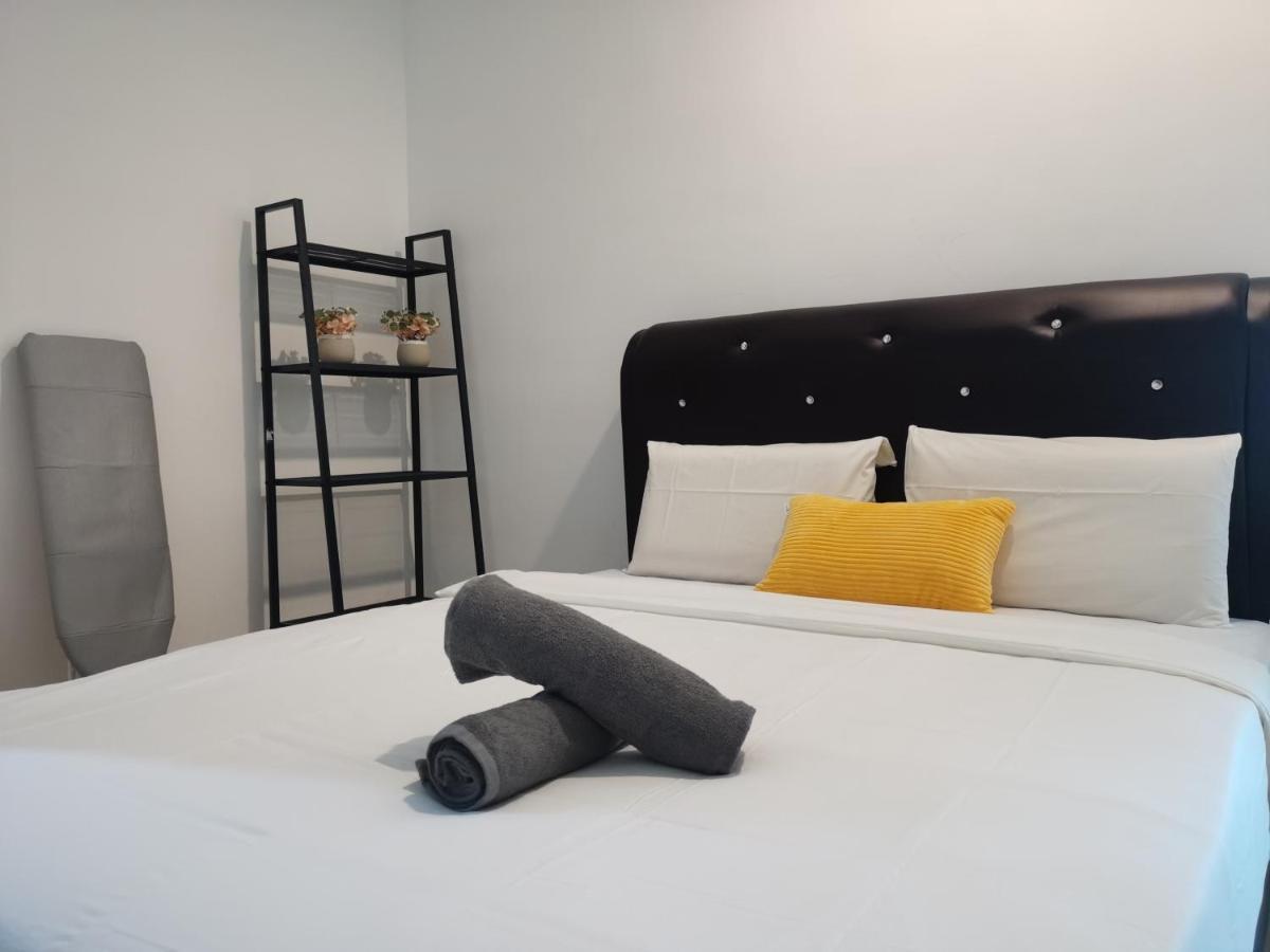 Family Suites At Mansion One By Maj George Town Eksteriør bilde