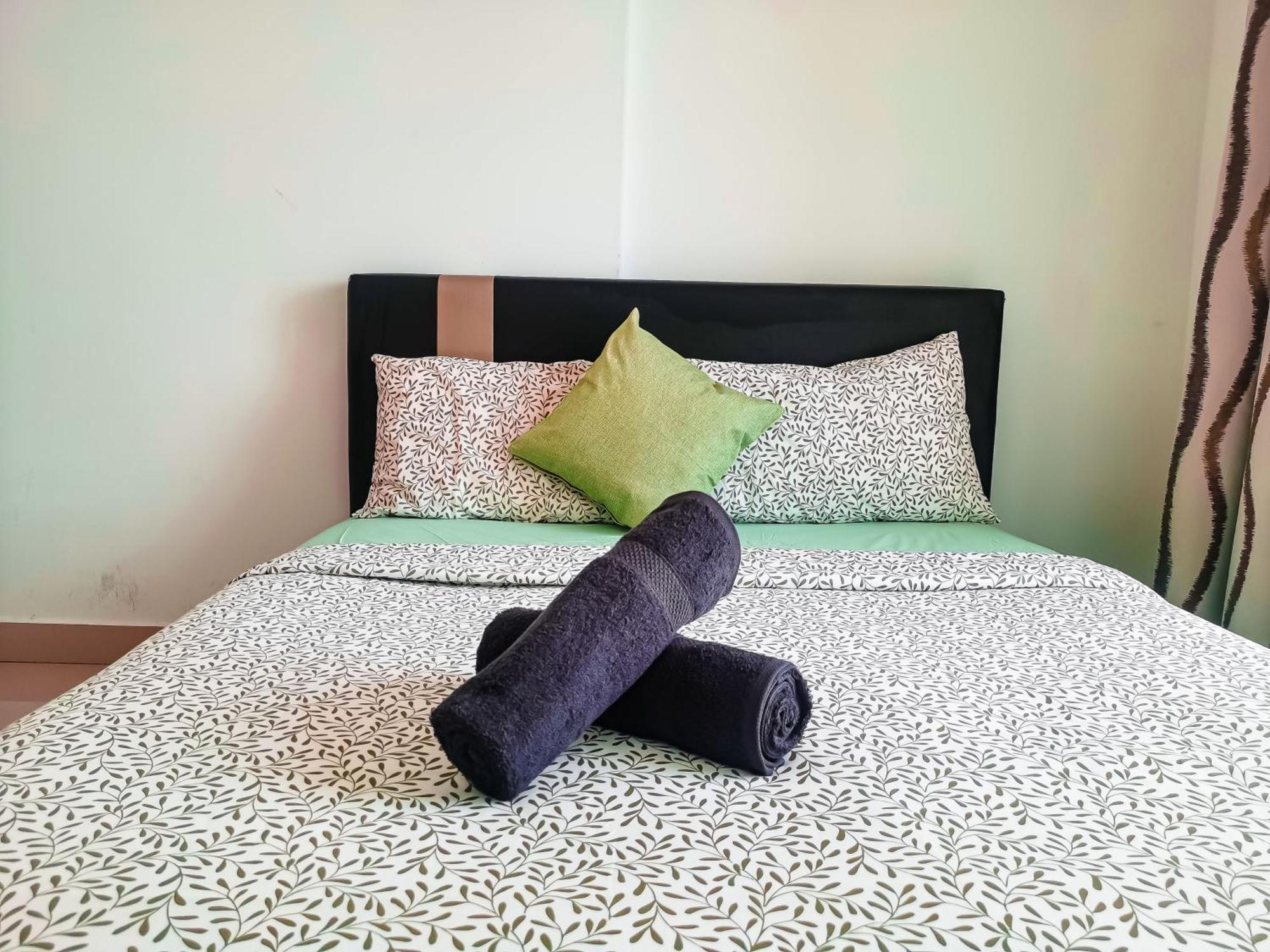 Family Suites At Mansion One By Maj George Town Eksteriør bilde
